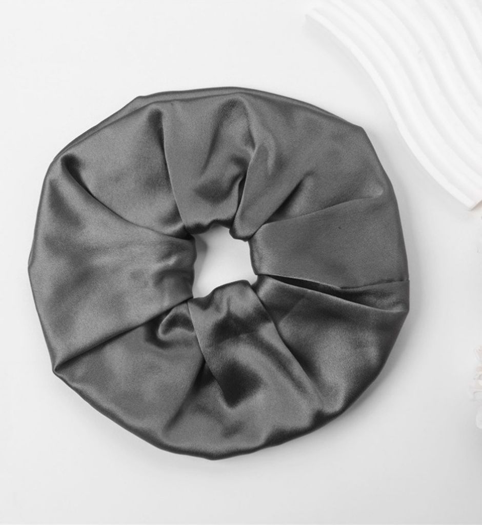 INF 19 Momme 9 cm Seidenhaargummi – Sanftes Haaraccessoire Grau