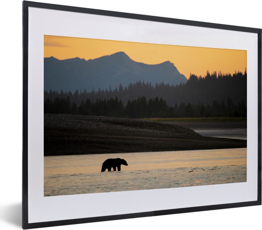 MuchoWow MuchoWow Gerahmtes Poster Wald - Bär - Himmel 40x30 cm - Poster mit zchwarzem Bilderrahmen - Bilderrahmen - Poster im Rahmen