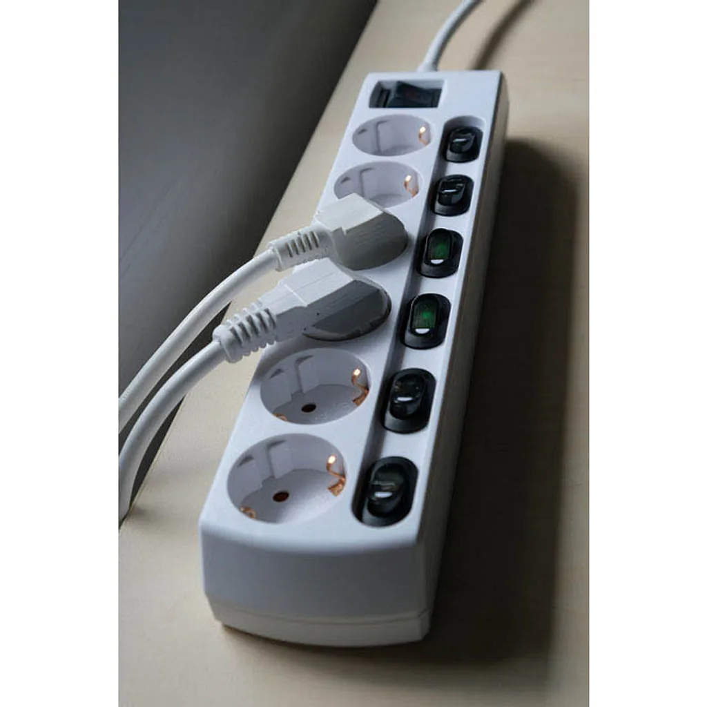 Multiprise 6 Prises avec Interrupteur pour Stopper le Gaspillage 2m - 20