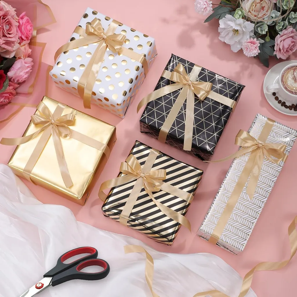 Papier cadeau avec ruban lot de 5 rouleaux 3m motifs dorés élégants