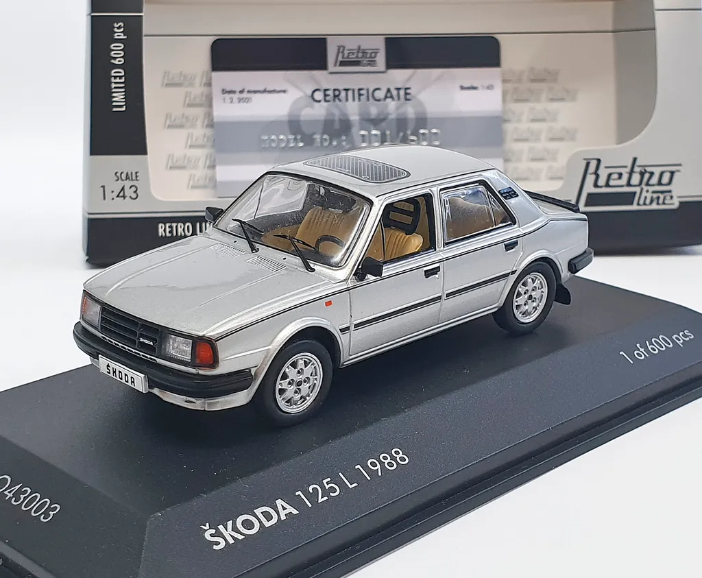 Modèle Réduit ŠKODA 125 L 1988 Argent 1:43 pour Déco et Collection