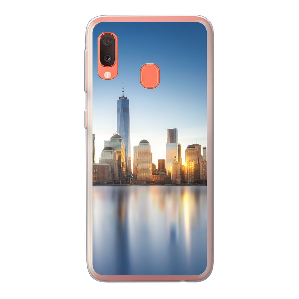 MuchoWow Handyhülle Schutzhülle Hülle für Samsung Galaxy A20e New York - Skyline - Spiegelung Silikon Softcase Handy Hülle - Abdeckung