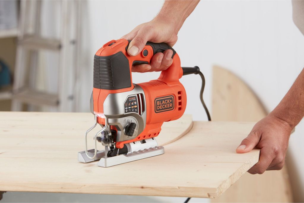 Kabelgebundene Pendelstichsäge 650 W – BLACK+DECKER – BES610-QS