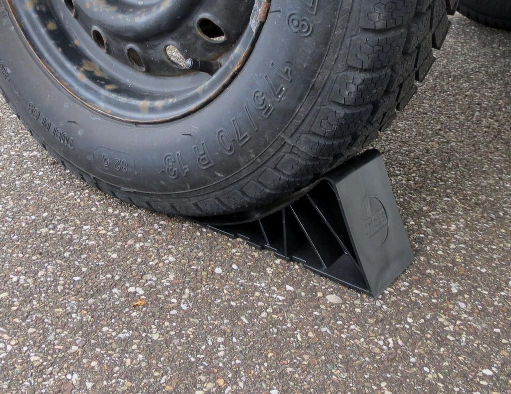 AIV Unterlegkeil Bremsklotz Hemmschuh schwarz 209251