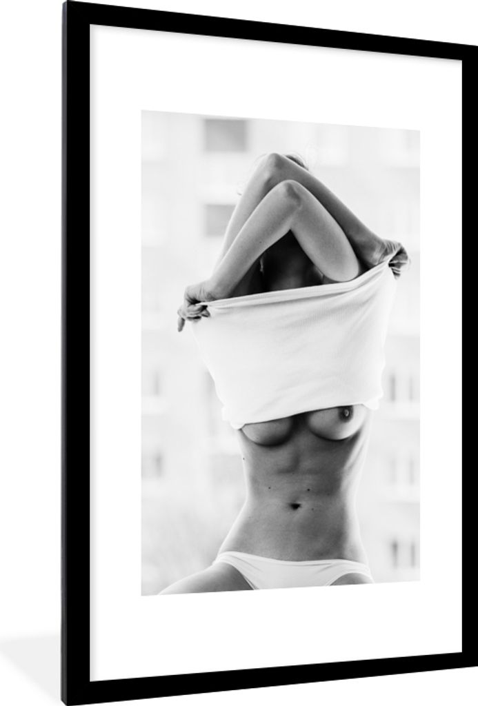 MuchoWow Gerahmtes Poster Frau - Körper - Unterwäsche - Schwarz und weiß 60x90 cm - Poster mit Schwarzem Bilderrahmen Wandposter Rahmen Foto B...