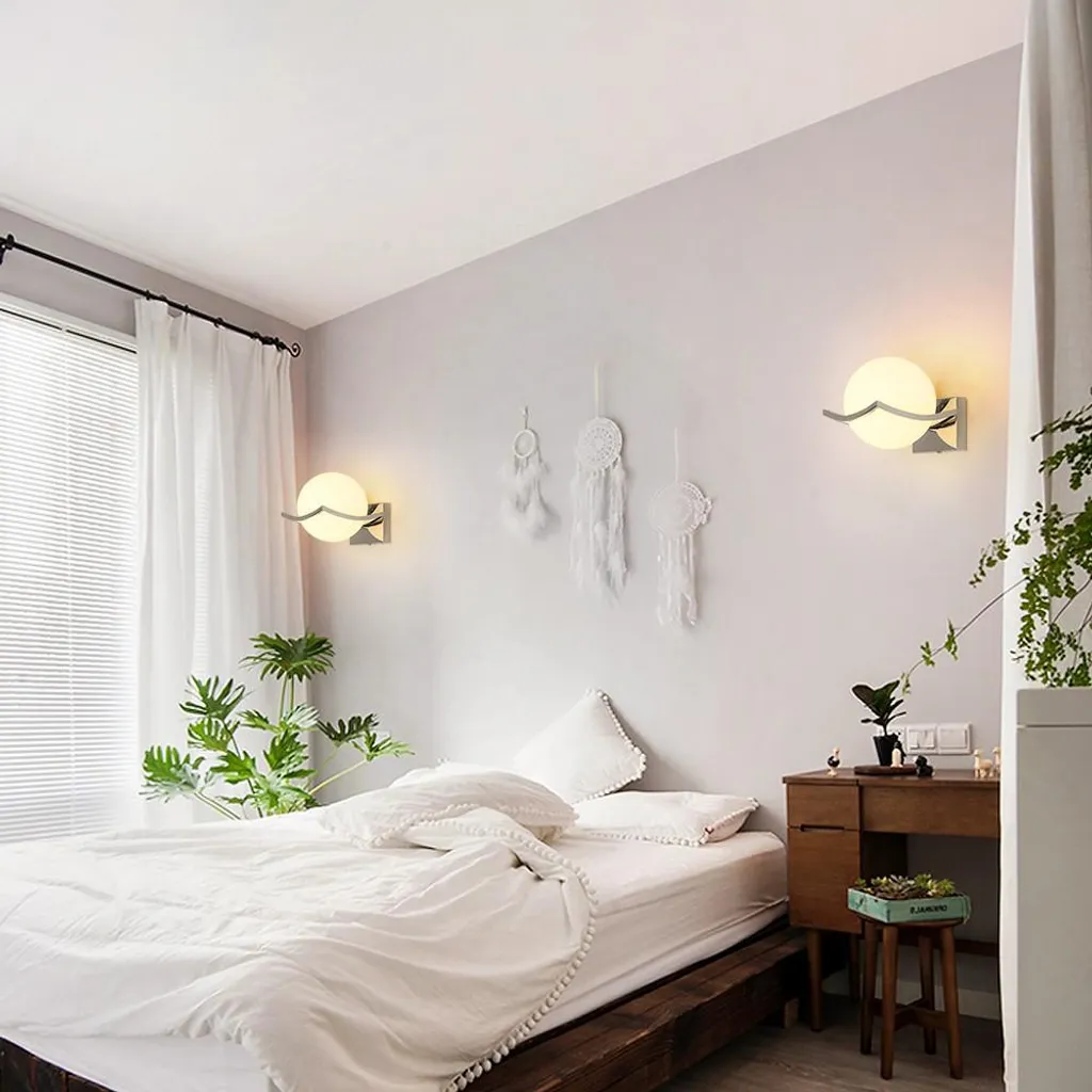 Applique murale design avec douille E27 et finitions modernes taille M