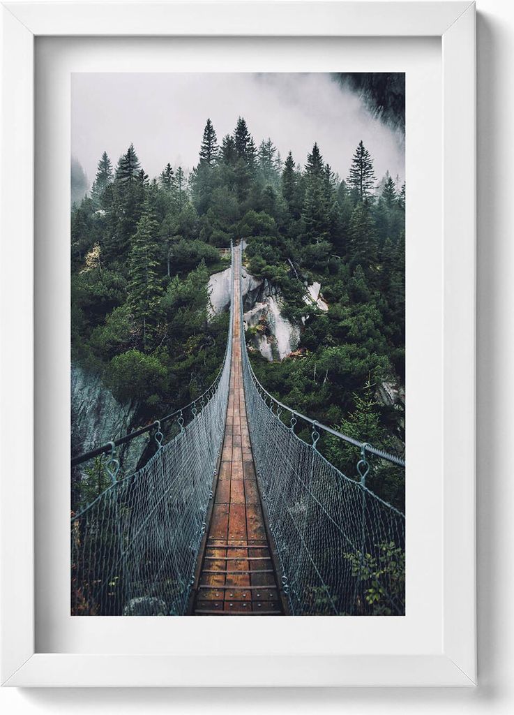 Hängebrücke über den Wald– Wandbild mit Rahmen – Gerahmtes Bild – Wanddekoration – 20x30 cm – Weiß