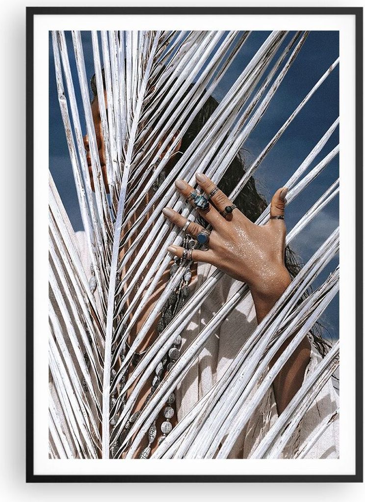 Gerahmtes Poster - Schwarzer Rahmen - Hände Finger Schmuck - 70x100 cm - Wand Bild - Wanddeko - Wandbilder - Kunstposter - Wandposter - Bilderrahm...