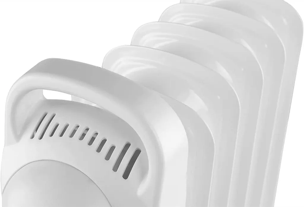 Recensione Radiatore Olio Orbegozo RO 720 700W | Efficienza Junior