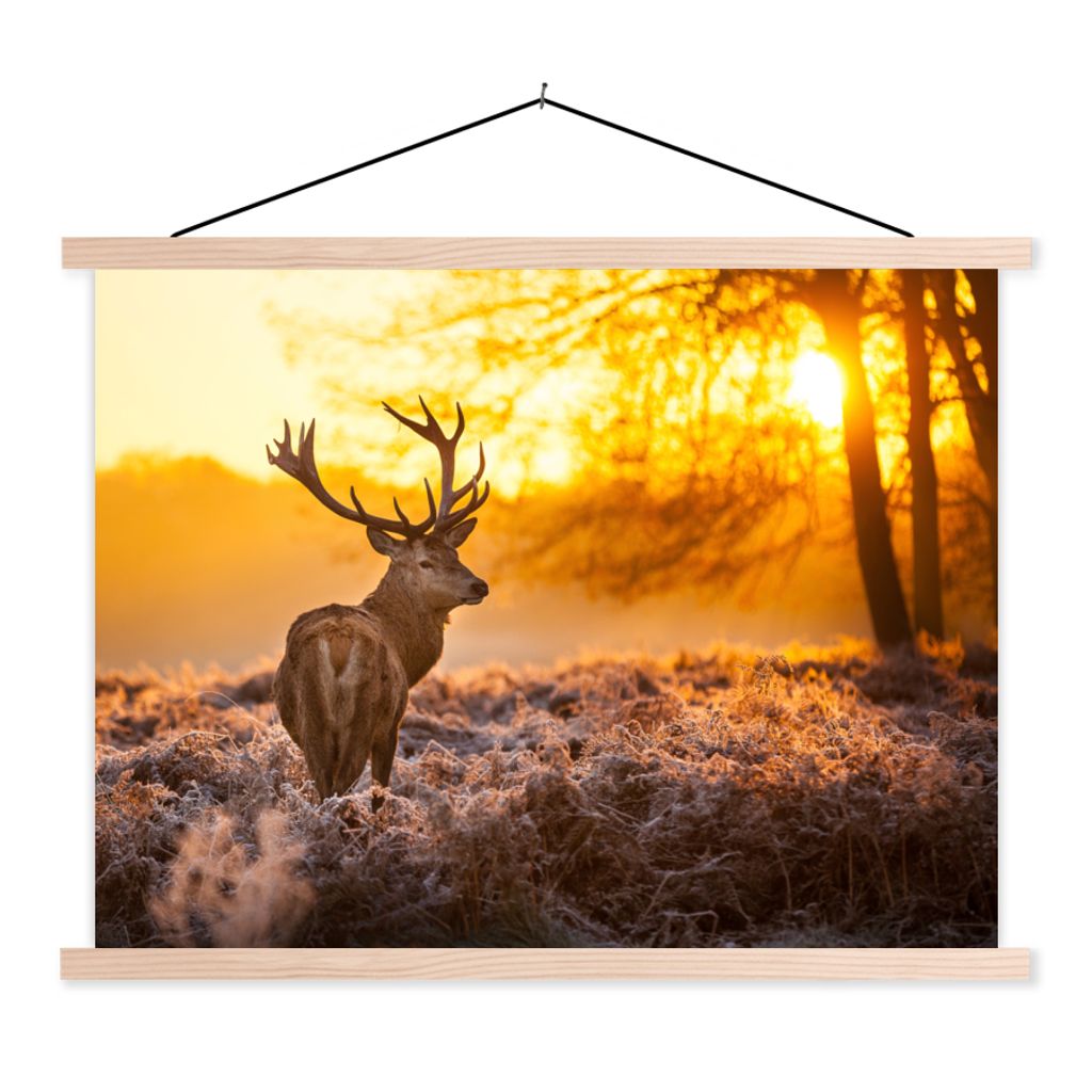 MuchoWow Textilposter Hirsche - Tiere - Sonnenuntergang - Winter - Heidekraut - Natur 120x90 cm mit holzfarbenen Rahmen - Magnetisch