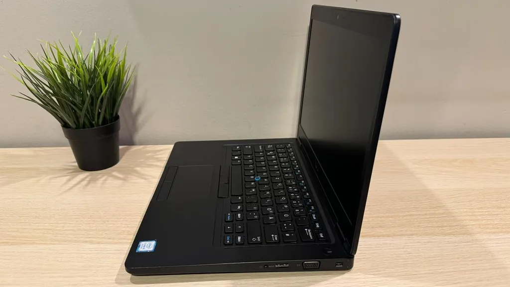 PC portable pas cher performant Dell 5490 i7 Windows 11 reconditionné
