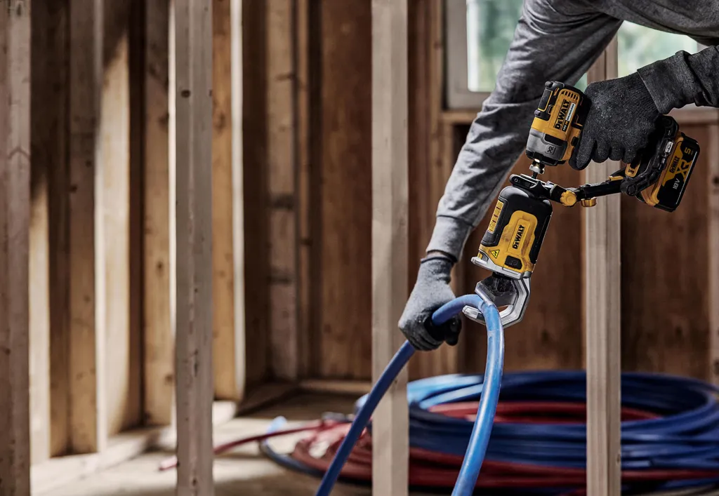 Coupe-tube DEWALT PE 50mm à coupe nette et précise sans ébavurage - 17