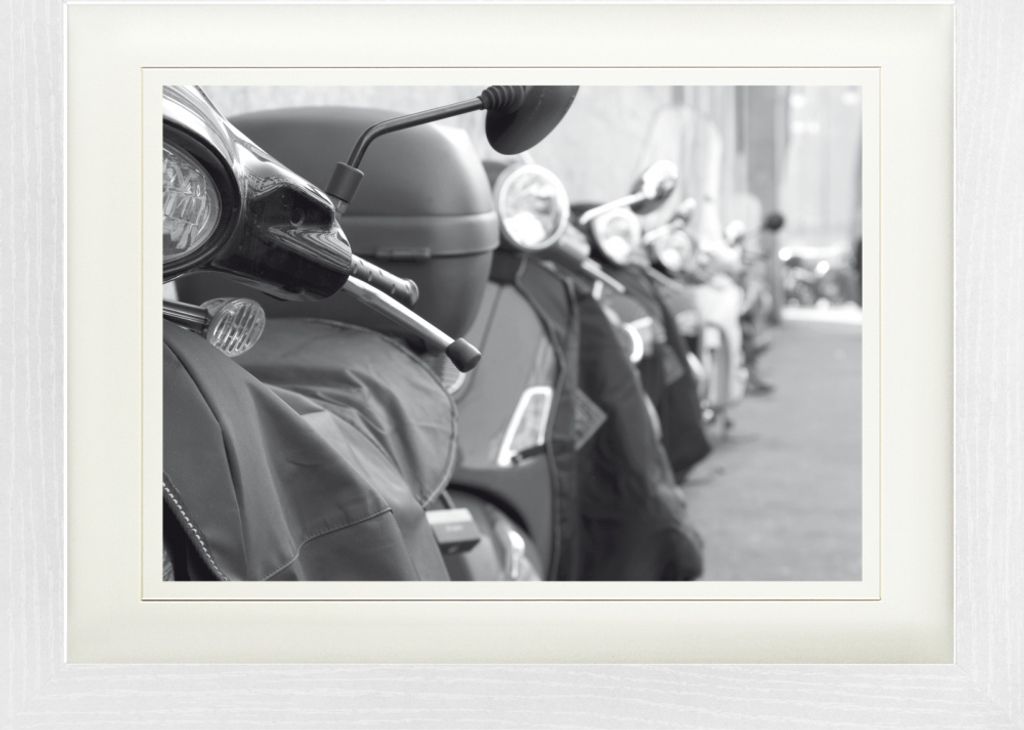 Vespas Gerahmtes Bild Mit Edlem Passepartout | Wand-Bilder | Im Bilderrahmen - Roller In Italien (30 x 40 cm)