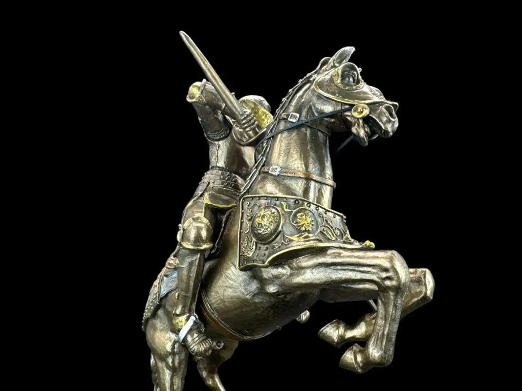 Statue Chevalier à Cheval Veronese WU73736A4 Peinte à la Main 27cm - 2
