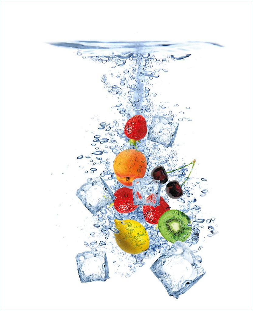 Wallario Magnet für Kühlschrank / Geschirrspüler, magnetisch haftende Folie - 60 x 80 cm, Motiv: Obst-Eiswürfel-Mix im Wasser mit weißem Hinte...