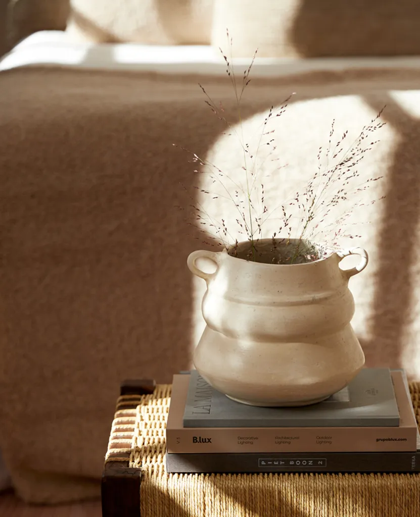 Vase en céramique beige TARIFA - Objet de décoration artisanale chic