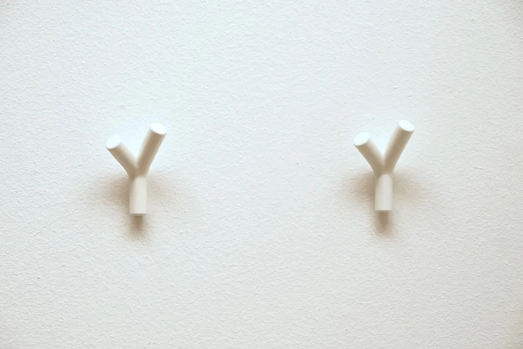 Solution de Rangement Mural Robuste : Crochet de Vestiaire Blanc Zamak - 3