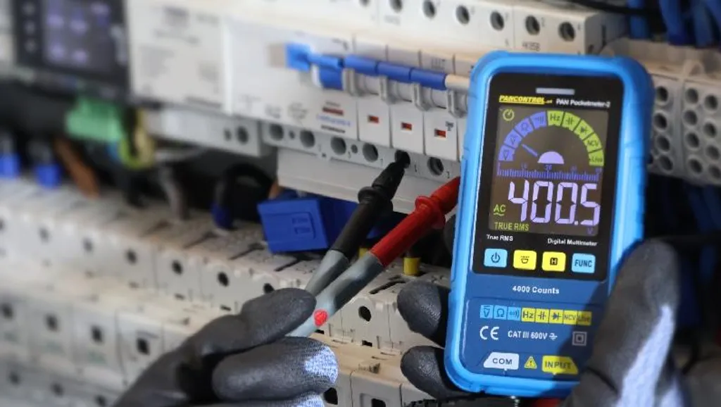 Finis les pannes électriques avec le Multimètre PAN Pocketmeter-2