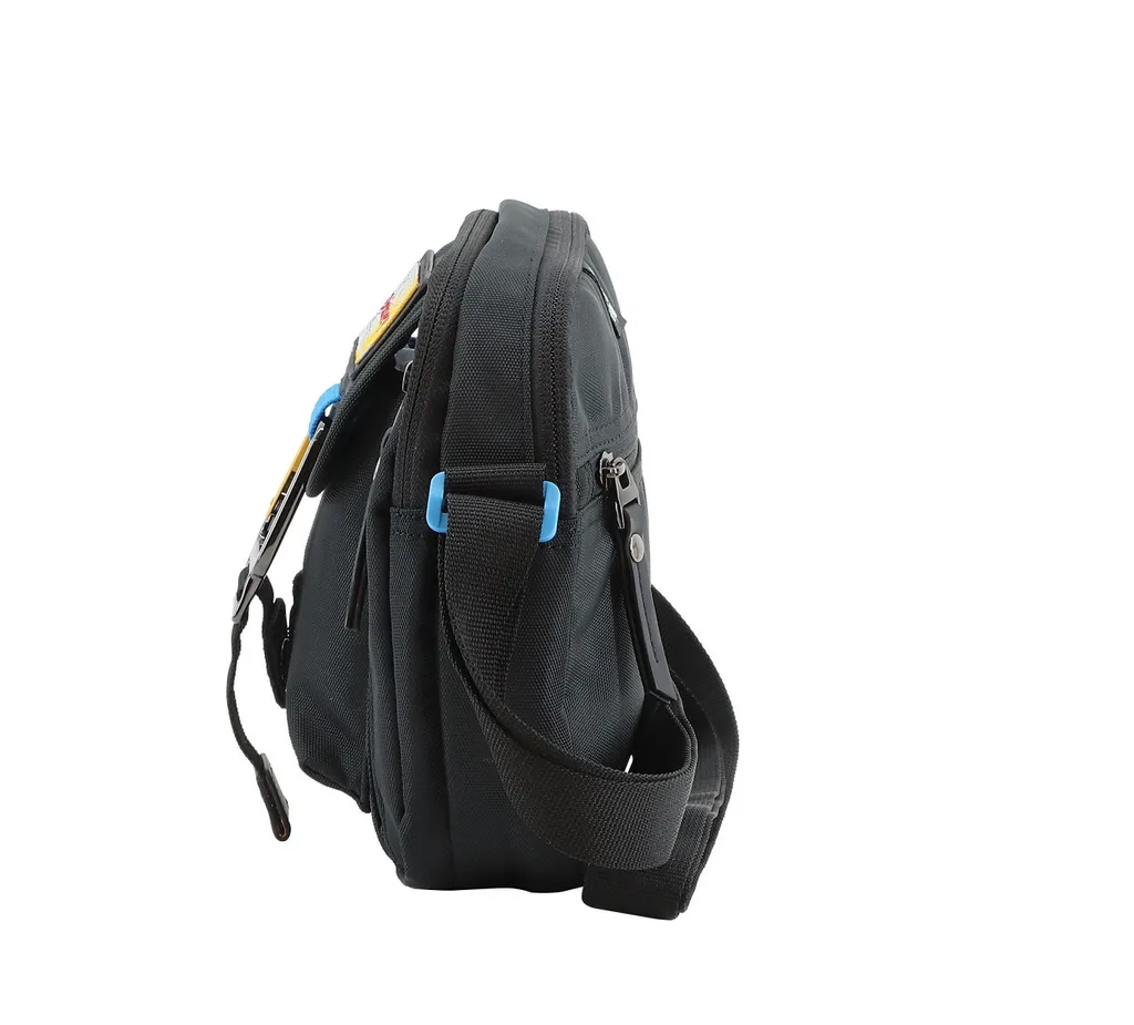 Look e Funzionalità: La Nuova Borsa Discovery D0071306 - 2