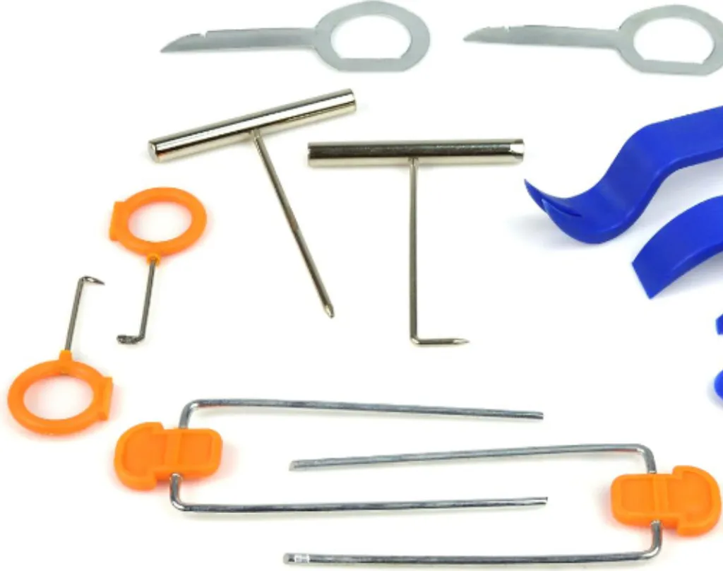 GEKO Set di utensili per lo smontaggio di autoradio, sistemi di navigazione, tappezzeria e rivestimenti G02703