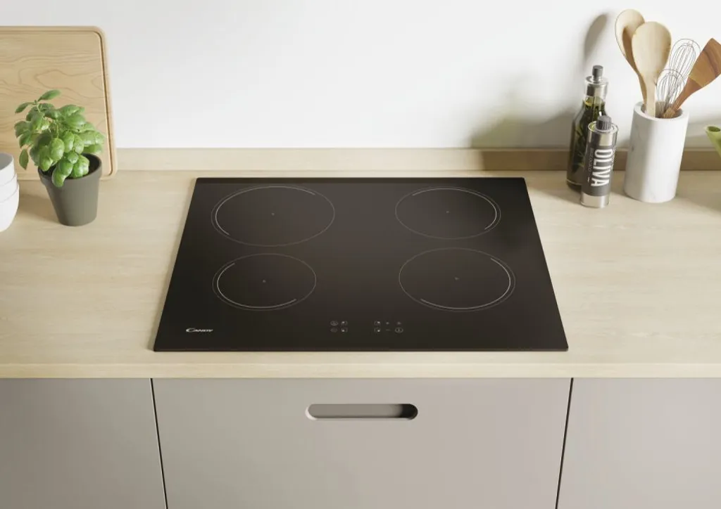 Table à induction Candy 7200W avec commandes tactiles et minuteur - 4