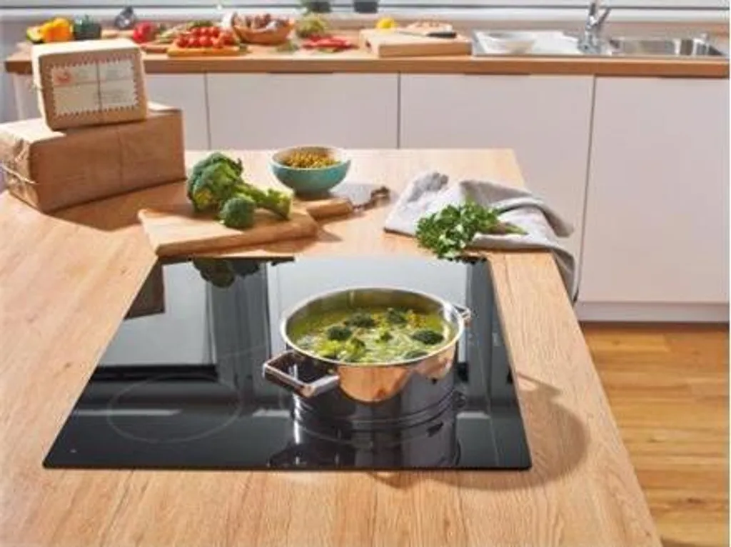 Table de cuisson Gorenje ECT641BSC vitrocéramique TouchControl verre biseauté