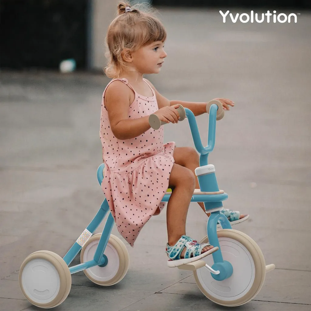 Tricycle Yvolution bleu look rétro avec cadre robuste Classic Trike