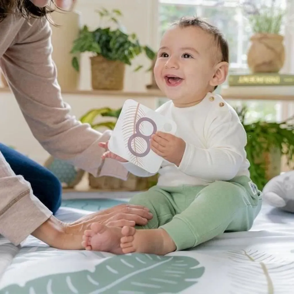 Tapis d'éveil évolutif Sprout Spot avec arche de jeux pour nouveau-né