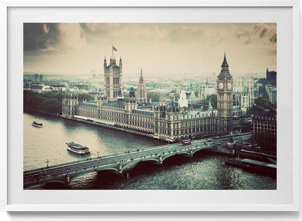 Architektur in England - aus der Vogelperspektive– Wandbild mit Rahmen – Gerahmtes Bild – Wanddekoration – 100x70 cm – Weiß Rahmen