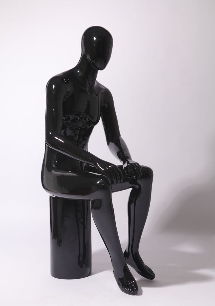 XM16-H Homme assis beau mannequin abstrait peint en noir Image du produit 