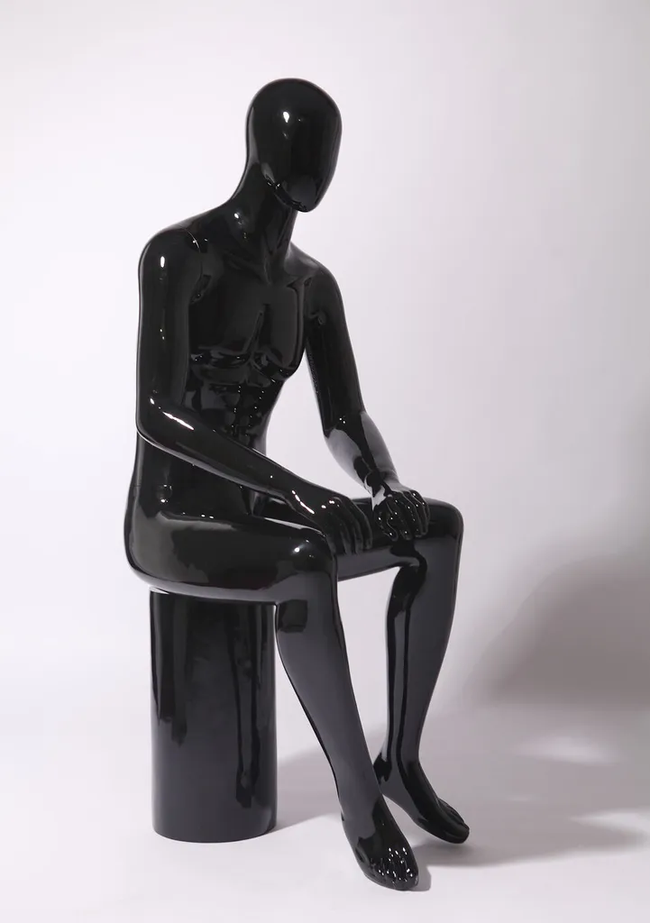 Mannequin de Vitrine Homme Assis Noir Laqué Design Abstrait XM16-H