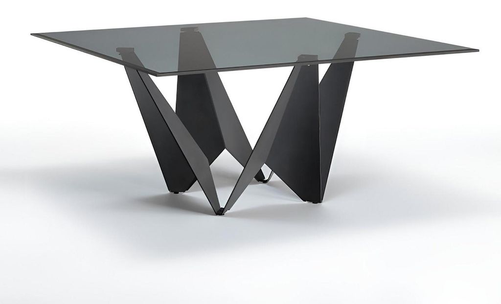 Geometrischer Esstisch mit Glasplatte und schwarzem Metallgestell