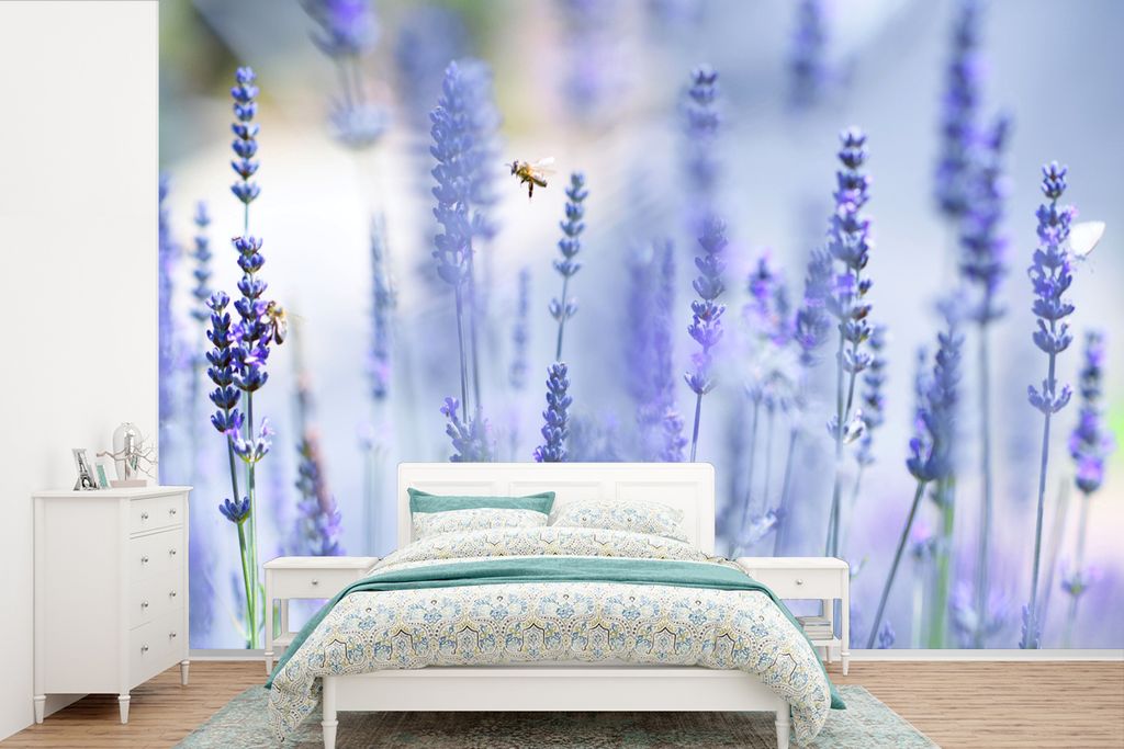 MuchoWow Fototapete für Wohnzimmer oder Schlafzimmer Wandtapete Vinyl Motivtapete Bienen in einem Lavendelfeld - 600x400 cm - Vinyltapeten