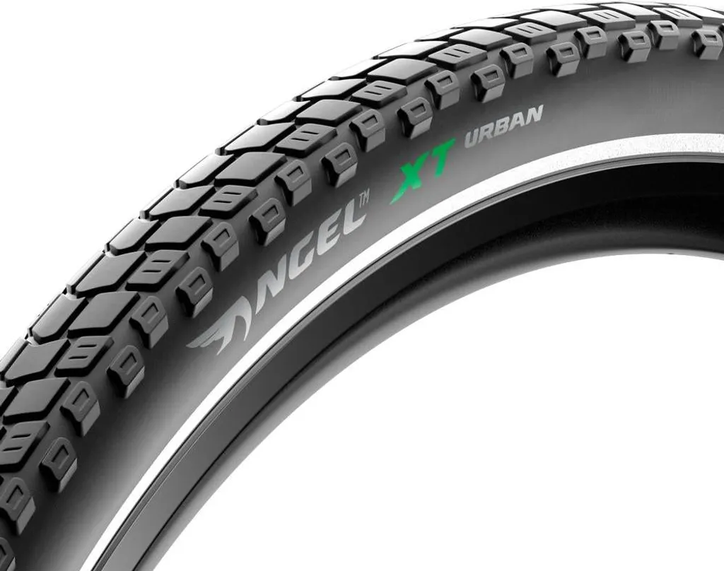 Pneu vélo Trekking Pirelli Angel XT Urban noir avec bandes réfléchissantes