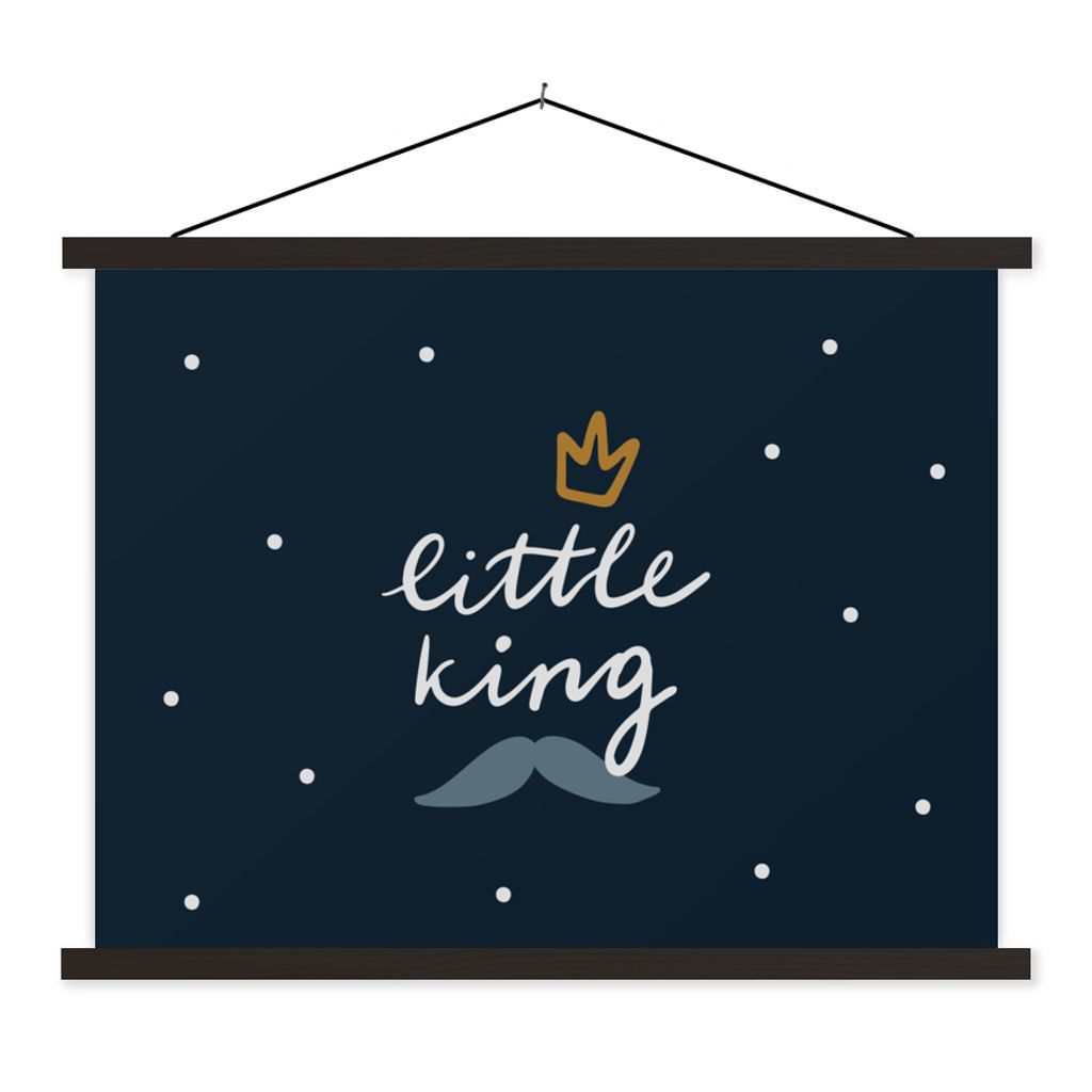 MuchoWow Textilposter Zitate - Sprichwörter - Kleiner König - Jungen - Baby 120x90 cm mit schwarzem Rahmen - Aufhänger für Poster