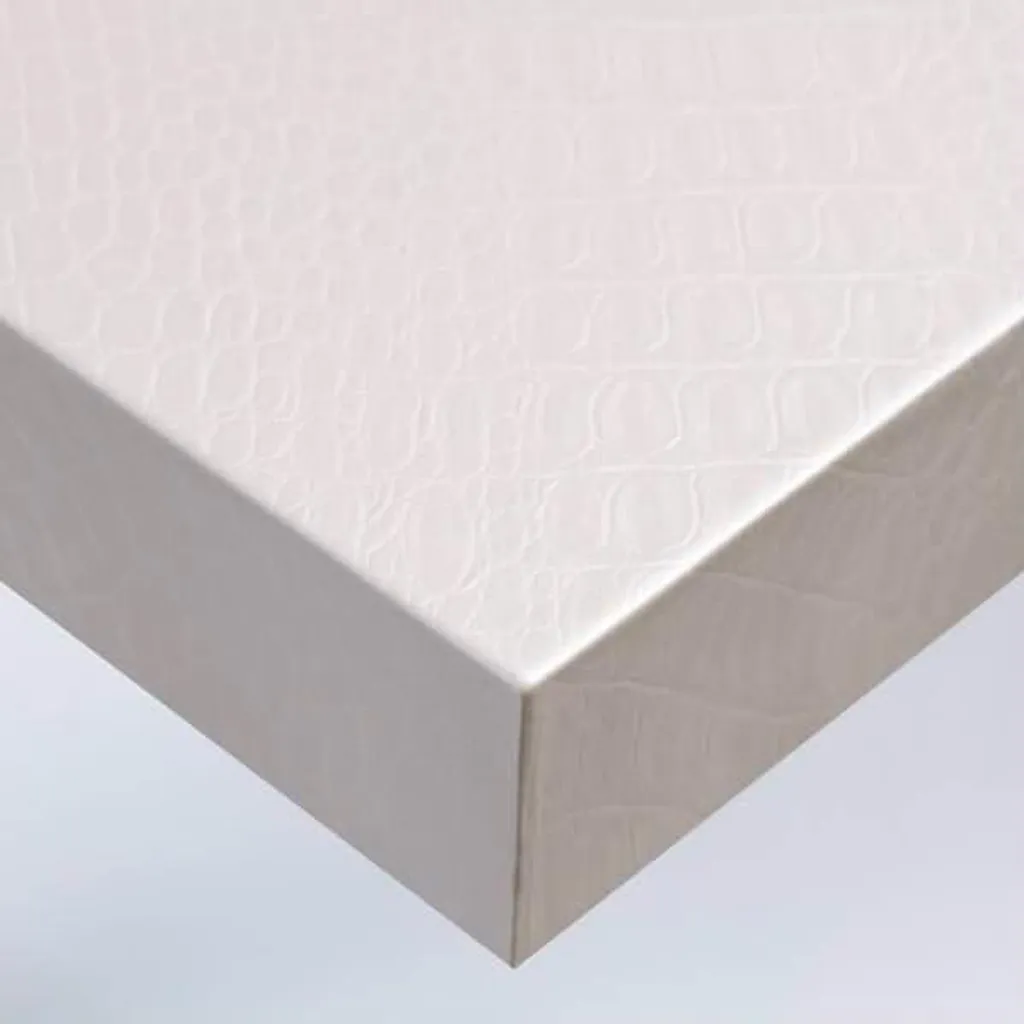 Relooker un meuble abîmé : adhésif nacré peau de serpent 122 cm x 10 m