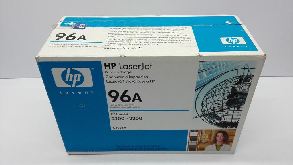 A product box for an HP LaserJet toner cartridge.