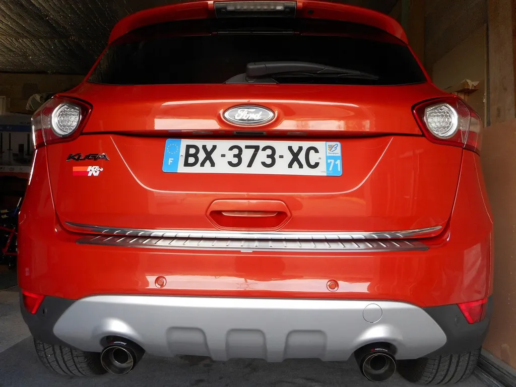 Protège-Coffre Chrome Ford Kuga I 08-12 - Masque Rayures et Embellit