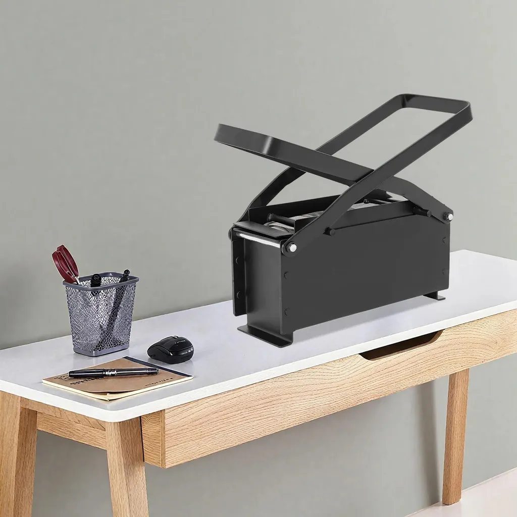 Presse à bûches de papier recyclé en fer robuste pour cheminée et poêle
