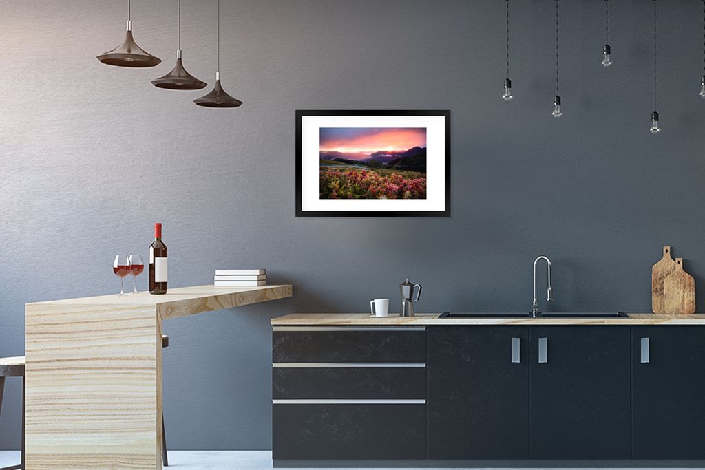 MuchoWow MuchoWow Gerahmtes Poster Blumen - Berge - Landschaft - Nacht - Himmel - Rosa 60x40 cm - Poster mit zchwarzem Bilderrahmen - Schlafzim...