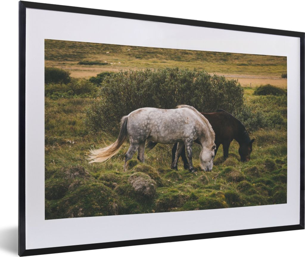 MuchoWow MuchoWow Gerahmtes Poster Pferde - Gras - Strauch 60x40 cm - Poster mit zchwarzem Bilderrahmen - Schlafzimmer - Plakat in Rahmen - Dru...