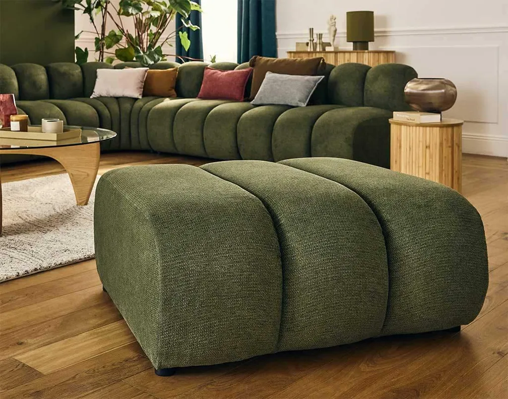 Pouf Debbie vert Lisa Design en tissu texturé doux et structure solide