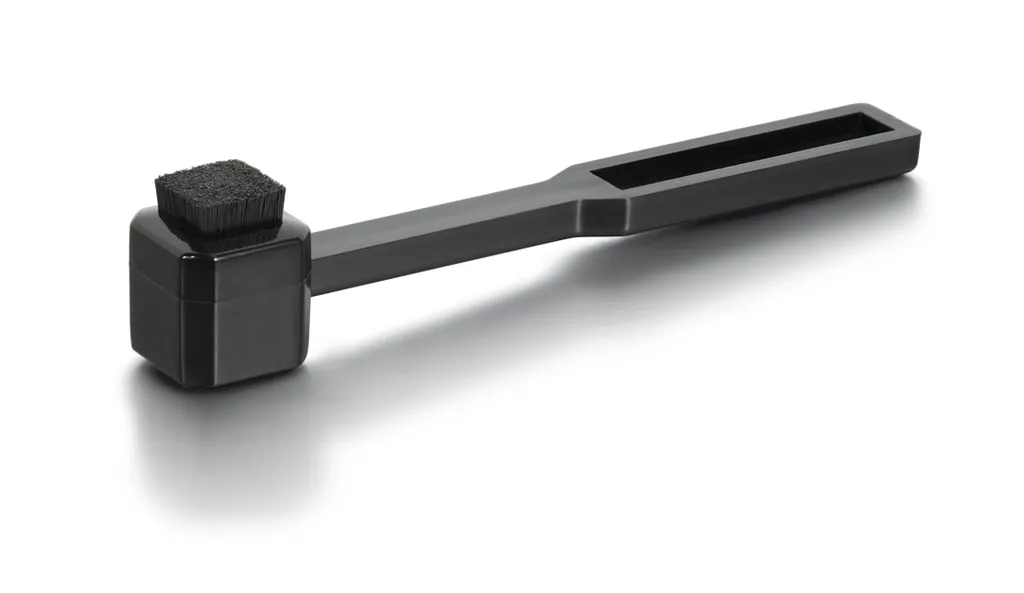 Spazzolina Dynavox NC6 in Carbonio per Testine e Diamanti Giradischi
