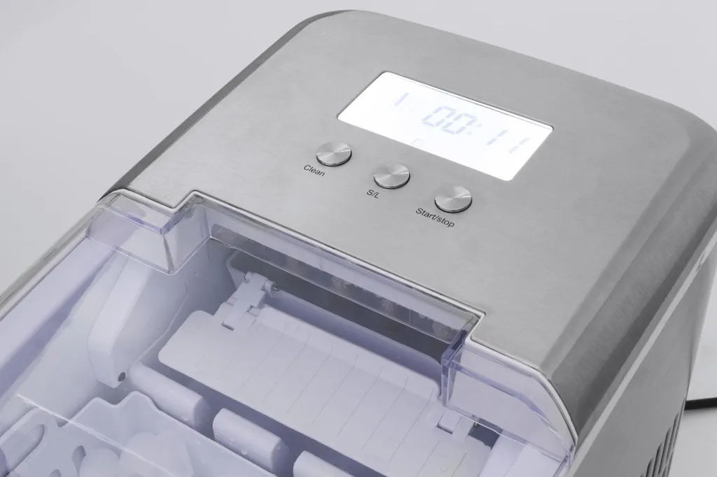 Machine à glaçons pour cocktails CASO IceChef Pro 2,2L rapide et compacte - 7