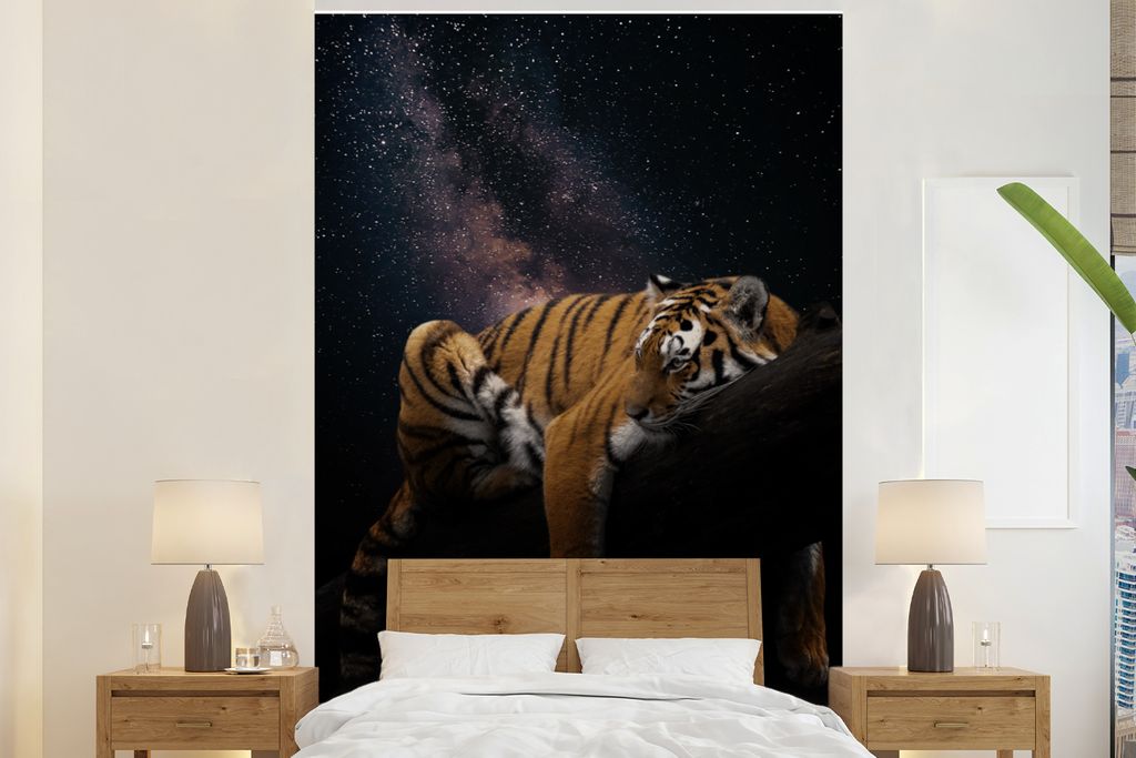 MuchoWow Fototapete für Wohnzimmer oder Schlafzimmer Wandtapete Vinyl Motivtapete Tiger - Universum - Sterne - 195x300 cm - Das Hintergrundbild