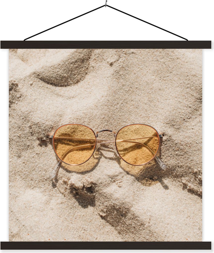 MuchoWow Textilposter Sand - Sonnenbrille - Sommer 60x60 cm mit schwarzem Rahmen - Posteraufhänger