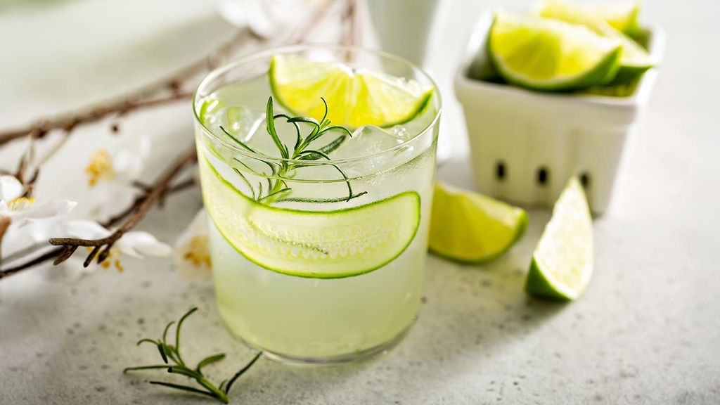 Jochen Schweizer Gin Tasting Alzenau; Erlebnis verschenken oder selbst erleben; Gutschein gültig für 1 Person Gruppengröße: 3-20 Personen
