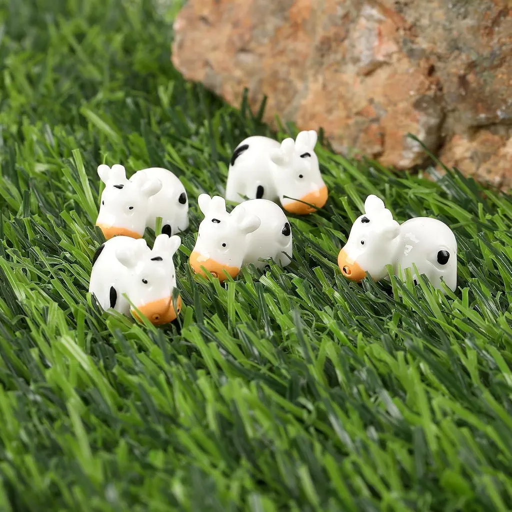 Animaux miniatures vaches en résine pour maquettes et terrariums