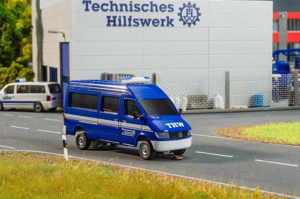 Faller 161430 - H0 - MB Sprinter THW (HERPA) - Neu