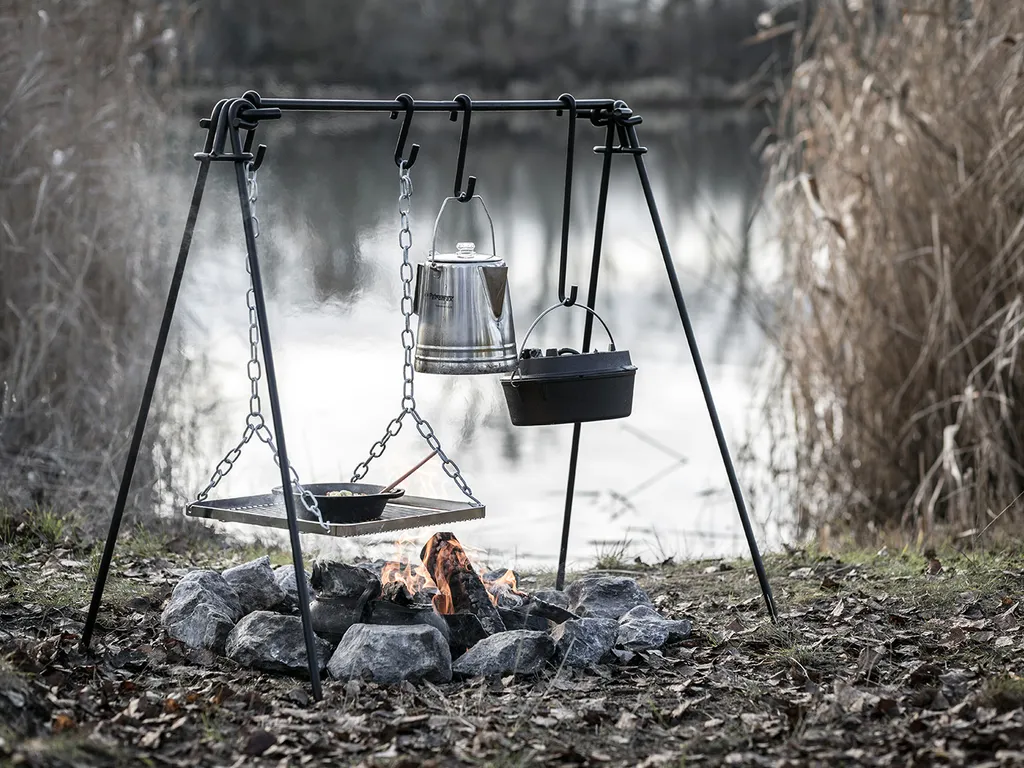 Petromax Feuerbrücke Support de Cuisson Robuste avec Grille et Crochets - 26